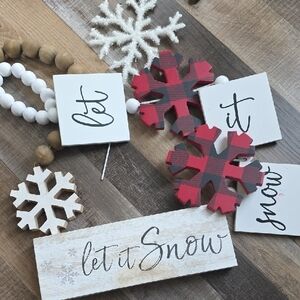 Holiday Snowflake Decor Set - Red and White